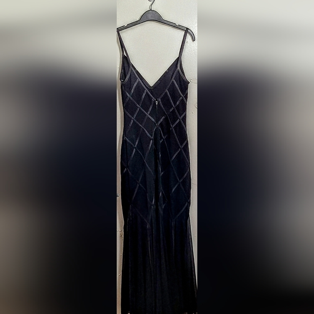 TADASHI Shoji Exquisite Elegant Gown - Picture 3 of 9